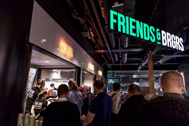 Kotiinkuljetus on avannut ravintoloille toisen myyntikanavan perinteisen ravintolamyynnin rinnalle.