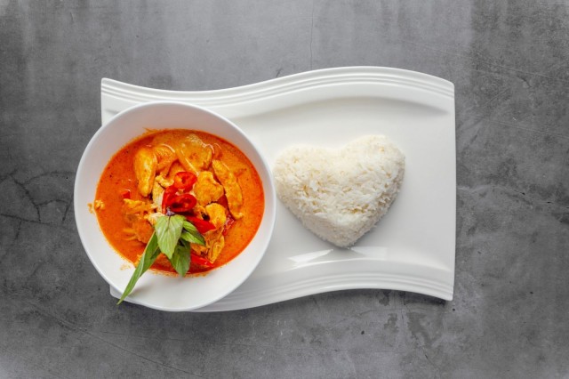 Taste of Thailandissa maistuu pehmeän tulinen red curry.