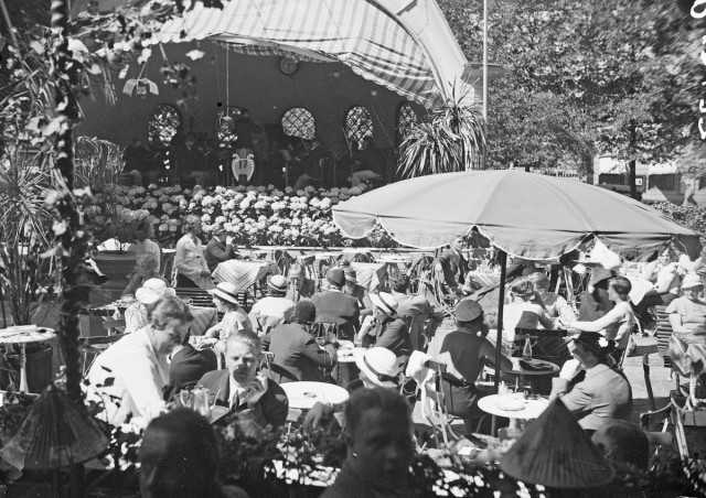 Ennen 1970-lukua Kappeli toimi ainoastaan kesäravintolana.