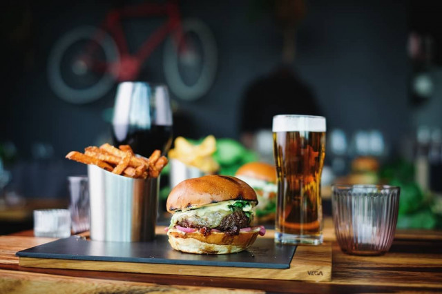 Burgers & Wine löytyy Triplasta.