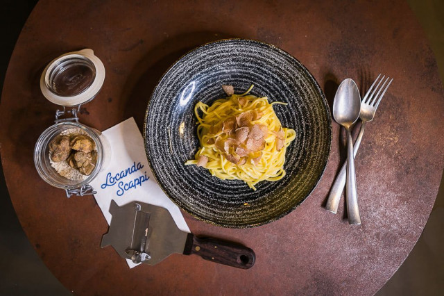 Kesäterassilta tulee saamaan muun muassa Locanda Scappin italialaisia herkkuja.