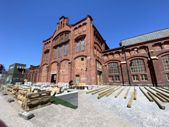 Uusi terassi nousee ainutlaatuiseen miljööseen.