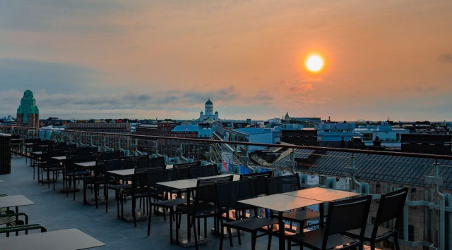 10. kerroksen näkymät ovat vertaansa vailla.