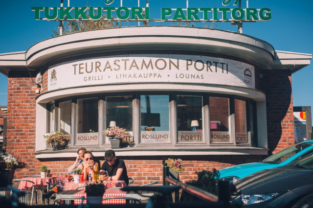 Roslundin lihamyymälä ja bistro sijaitsee Teurastamon pittoreskissa portinvartijan rakennuksessa.