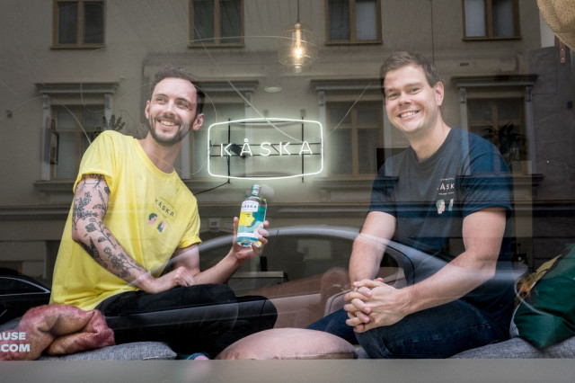 Parivaljakko Eetu Topo ja Fred Karlsson ovat Kåska Oy:n perustajia.