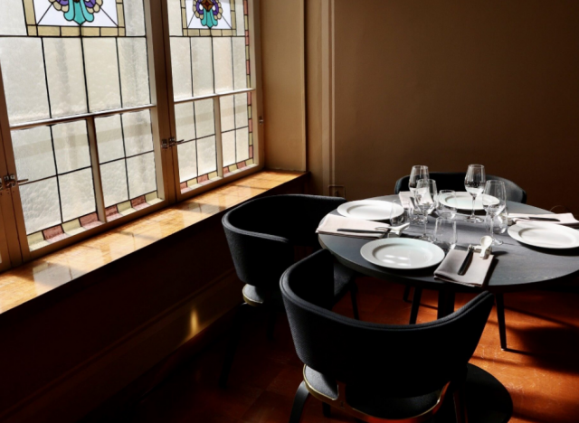 Uusi kiinalainen sijaitsee historiallisessa miljöössä.