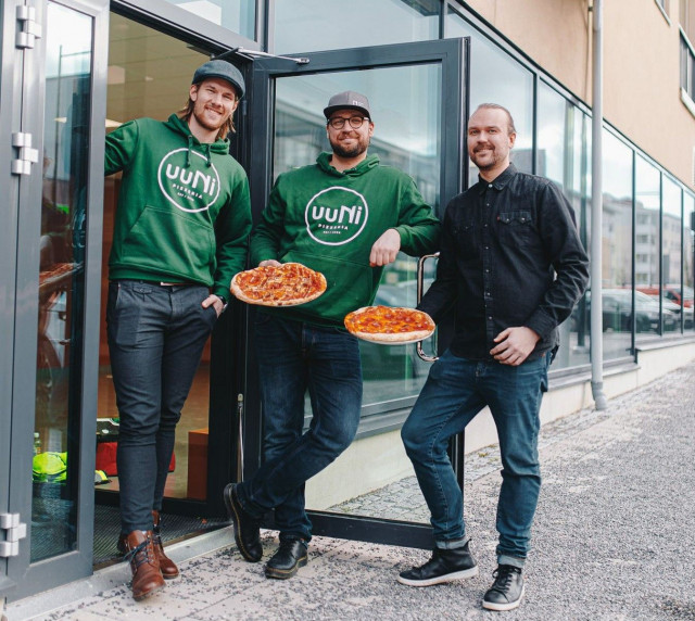 Ville Tappola, Lauri Kokko ja Kim Rantanen pyörittävät UUNI-pizzerioita Turussa ja Naantalissa.