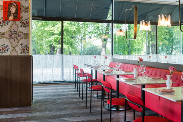 Uutuusravintola tuo palan Pariisia luoksesi.