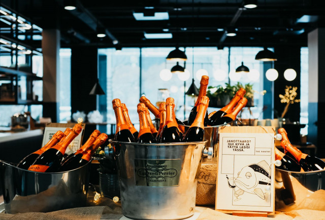 Brunssin kylkeen on mahdollista ostaa Bottomless Prosecco -juomapaketti.