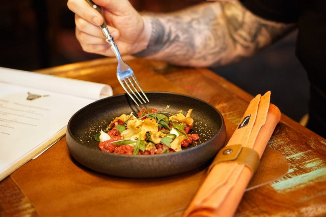 Beef tartar on alkuruokien klassikko.