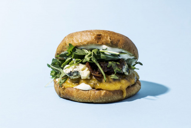 Naughty kätkee sisäänsä mm. sinihomejuustoa ja pekonihilloa.