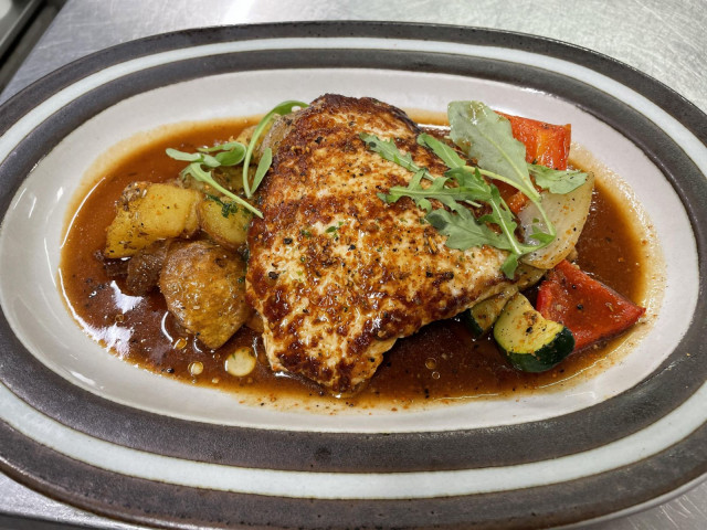 Ohranjyvässä voit herkutella kympillä grillipihvillä.