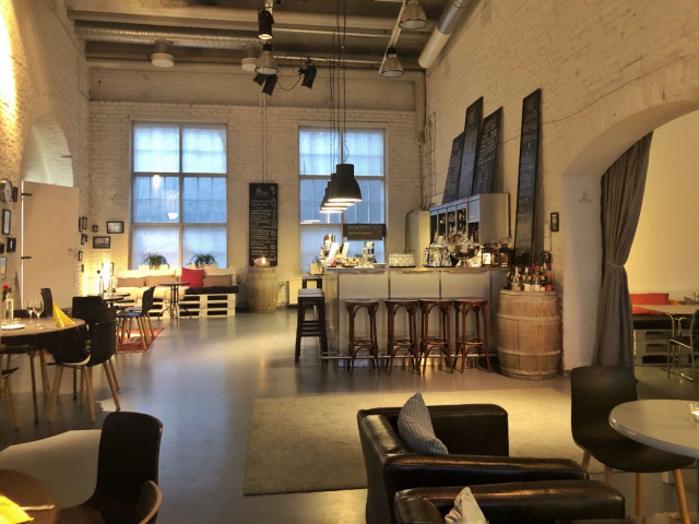 Ravintola Veturitallit tarjoaa tilat aina 500 hengen tilaisuuksiin asti.