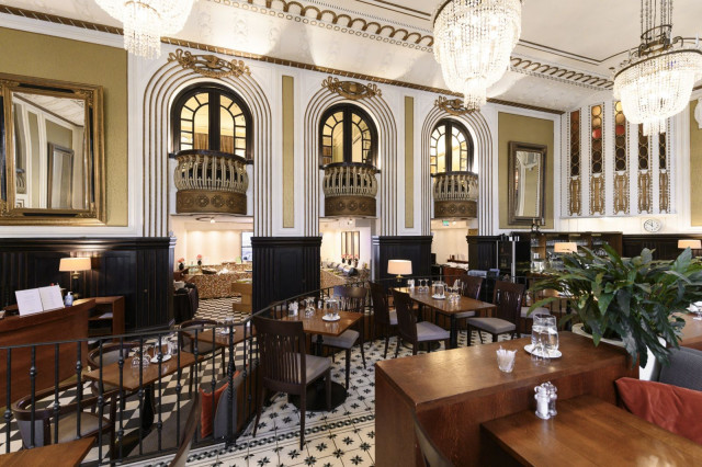 5. Minkähän hotellin ruokasali on näin loistelias?