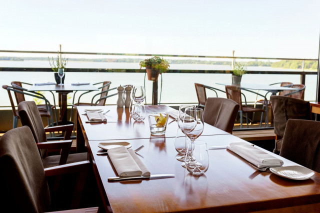 Upeat merimaisemat siivittävät Meritorpan brunssia.