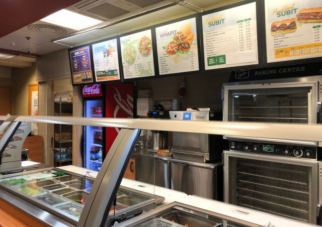 Subwayn patongit, salaatit ja wrapit maistuvat myös lounaalla.