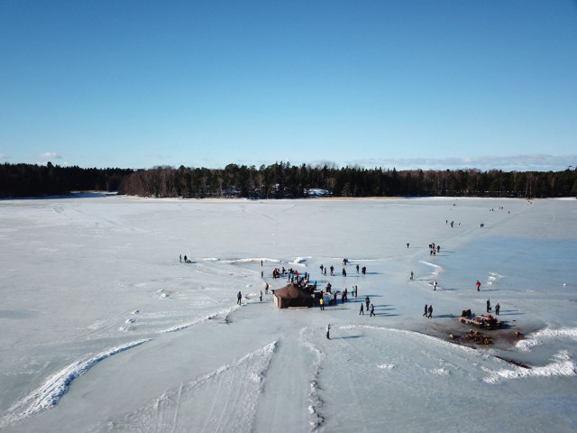 Pop up -latukahvila tarjoaa aktiviteettia hiihtolomalaisille.