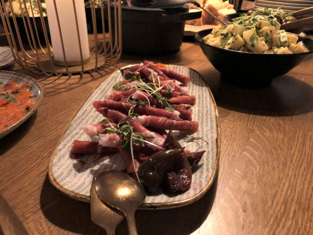 Jaettavat tapakset ovat mitä mainioin tapa aloittaa ilta.