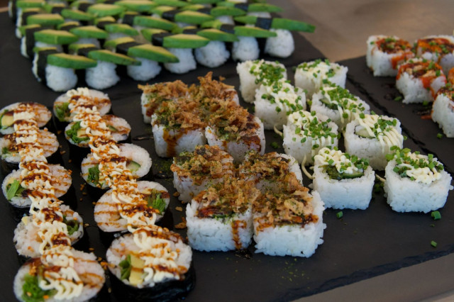 Sushia paikan päällä tai take awayna? Freeesh Sushissa onnistuu molemmat!