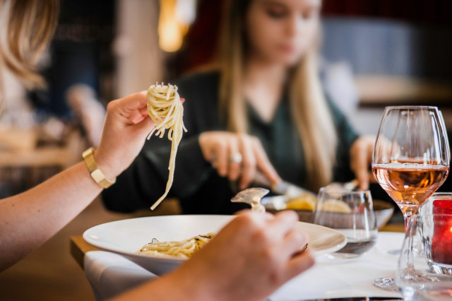 SYÖ!-viikoilla herkutellaan nyt kesäkuussa viimeistä kertaa kympin annoksilla.