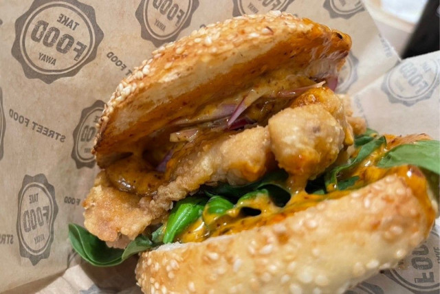 Chidori Classic -burgeri lähtee SYÖ!-viikkojen ajan matkaasi kympillä.