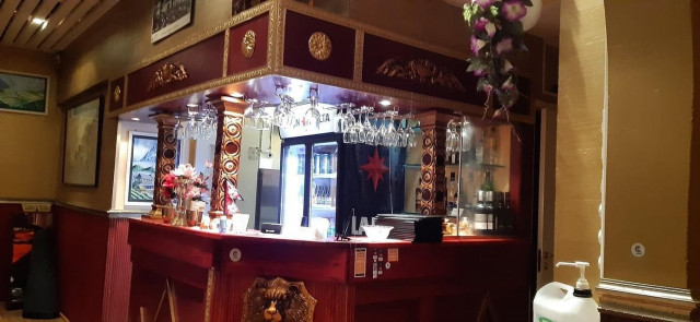 Ravintola Fulbarissa koet aitoa nepalilaista tunnelmaa