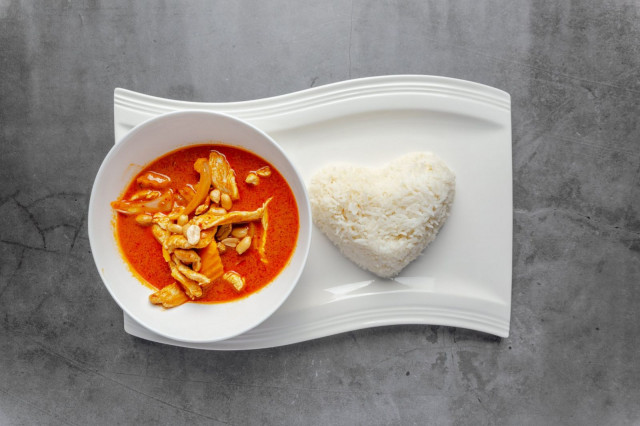 Asiakkaat kehuvat Taste of Thailandin ruokia kaupungin - ja jopa Suomen parhaiksi.