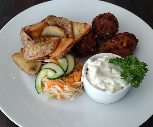 Falafel & Skins on yksi Kortteliravintola Pyyn SYÖ!-annoksista.