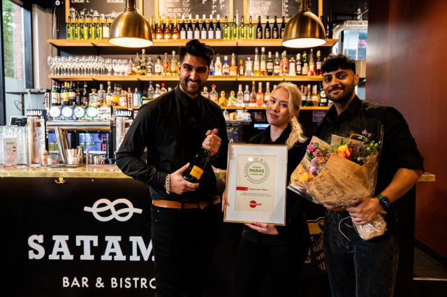 Satama Bar & Bistron slogan on "Yhdessä ollaan enemmän".