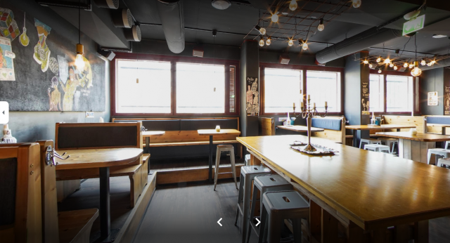 Ravintola Kustaa Vaasa sijaitsee Kalliossa, Vaasankatu 10:ssä.