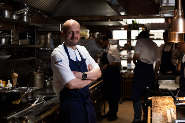 Hans Välimäki tiimeineen on avannut italialaisen ravintolan Helsinkiin.