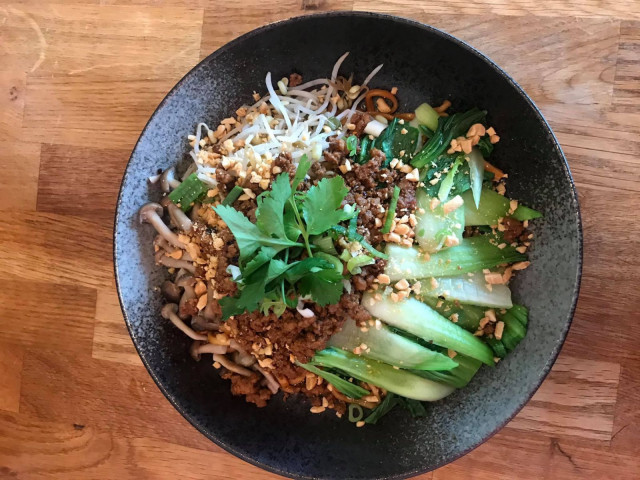 Noodle Storyn kuuluisia Dandan-nuudeleita pääsee nyt maistelemaan myös Itiksessä.