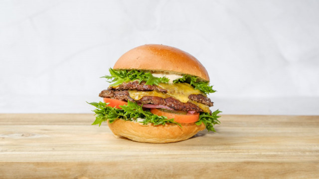 Ai että, Proud Mary Pubin burgeri saa veden kielelle!