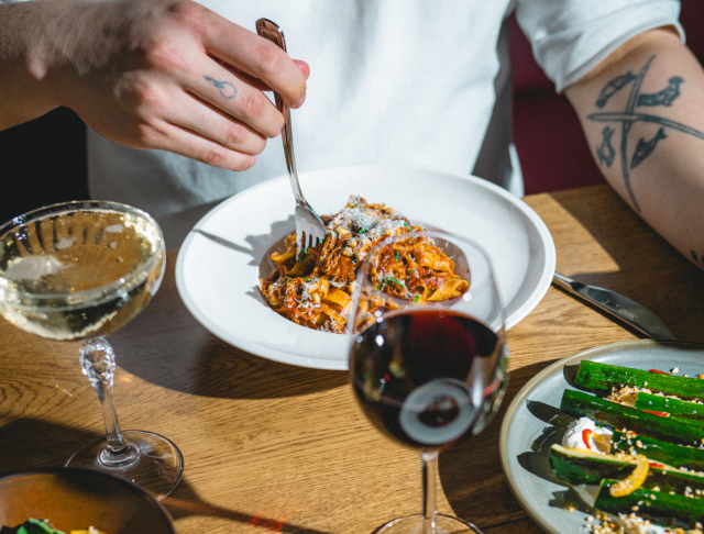 Käsintehty pasta kuuluu uutuusravintolan herkkujen joukkoon.