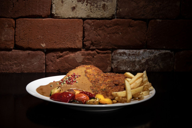 MorriSon'sin leike vie taatusti nälän!