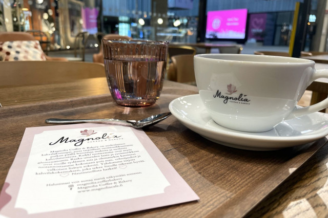 Magnolia Coffee & Bakery sijaitsee paraatipaikalla Triplan 4. kerroksessa.