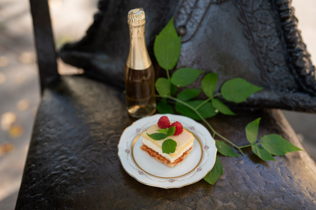 Villa Kuuvan kehittelemä piispanleivos yhdistelee aleksanterinleivosta ja piispanmunkkia.