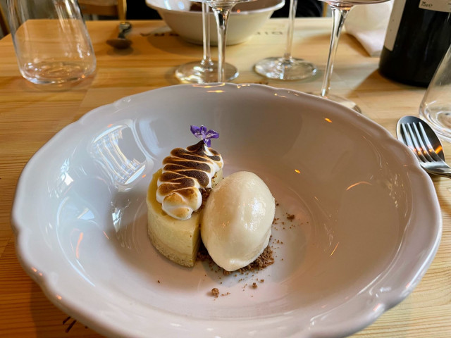 Torta della Nonna ja limoncellosorbetti ovat täydellinen päätös aterialle.