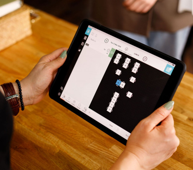 TableOnlinen asiakaspalvelu on aina valmiina auttamaan, olipa kyse järjestelmän käytöstä, asetusten muokkaamisesta tai uusien toimintojen hyödyntämisestä.