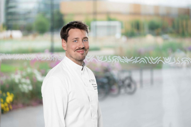 Finlandia Bistroa luotsaa keittiöpäällikkö Mikko Puuronen.