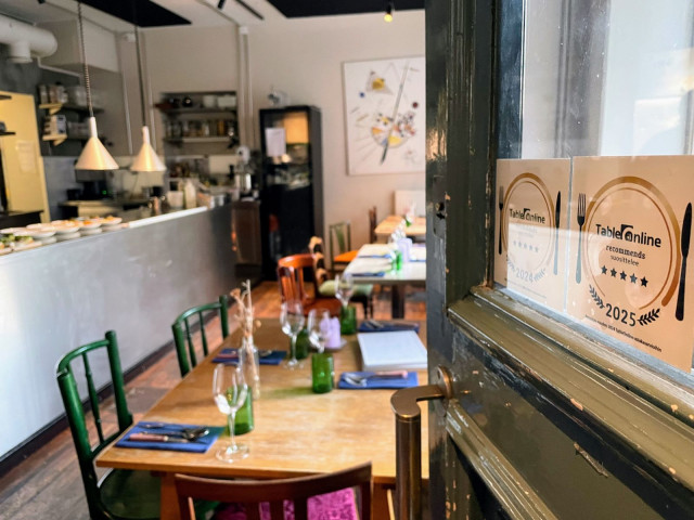 Magun asiakkaat ovat yhtä mieltä siitä, että ravintola kuuluu Suomen parhaimmistoon. Tästä kertovat oven TableOnline suosittelee -tarrat.