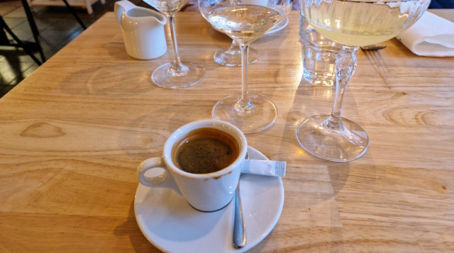 Tuplaespresso ja limoncello