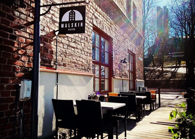 Malskin Bistron terassilla ruoka maistuu erityisen hyvälle.