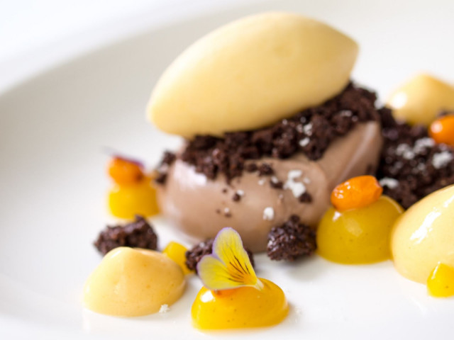 Wolkoff Ravintola avasi ovensa 1998 vanhassa keltaisessa puutalossa.