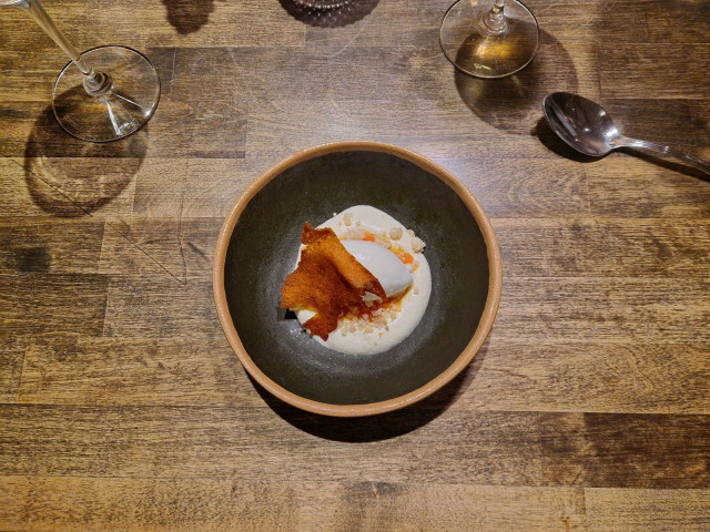 Jälkkäreissä on japanilaisia vivahteita. Porkkana & sake jälkiruoka oli mielenkiintoinen ja mukava lopetus illalle.