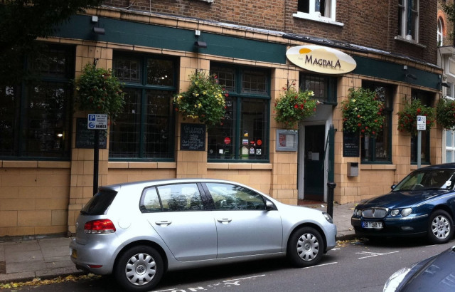 The Magdala -baari kuvattuna 2010, jonka edustalla Ruth Ellis syyllistyi veritekoonsa.