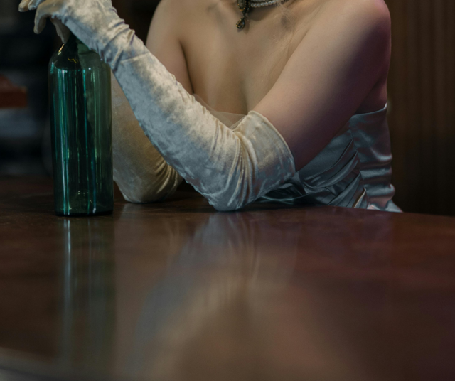 Ruth Ellisin elämä luisui alamäkeä Blakelyn tapaamisen jälkeen. Suositusta yökerhoemännästä tuli hylkiö hetkessä. Kuvituskuva.