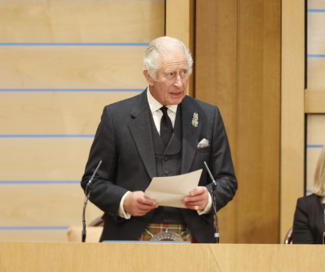 Kuningas Charles Skotlannin parlamentissa 2022.