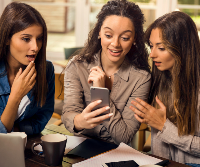 Tervehenkinen juoruilu lisää yhteisöllisyyttä, mutta on ihan hiirenhieno raja milloin se muuttuu puhtaaksi ilkeilyksi.