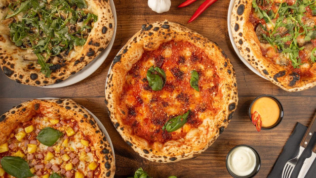 Pizzojen hinnat ovat 5-10 euron väliltä.